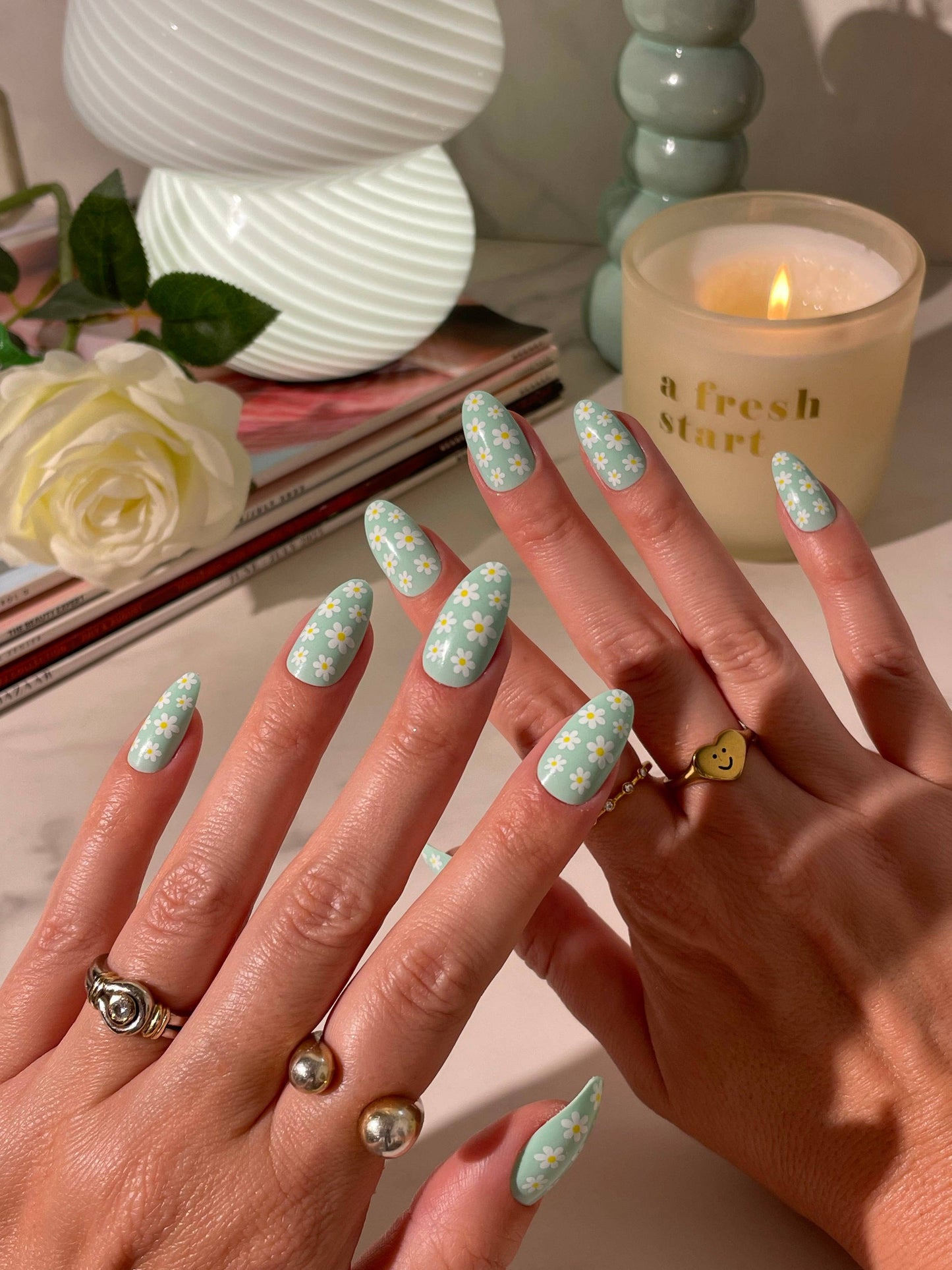 PaintLab Daisy Press-On Nails