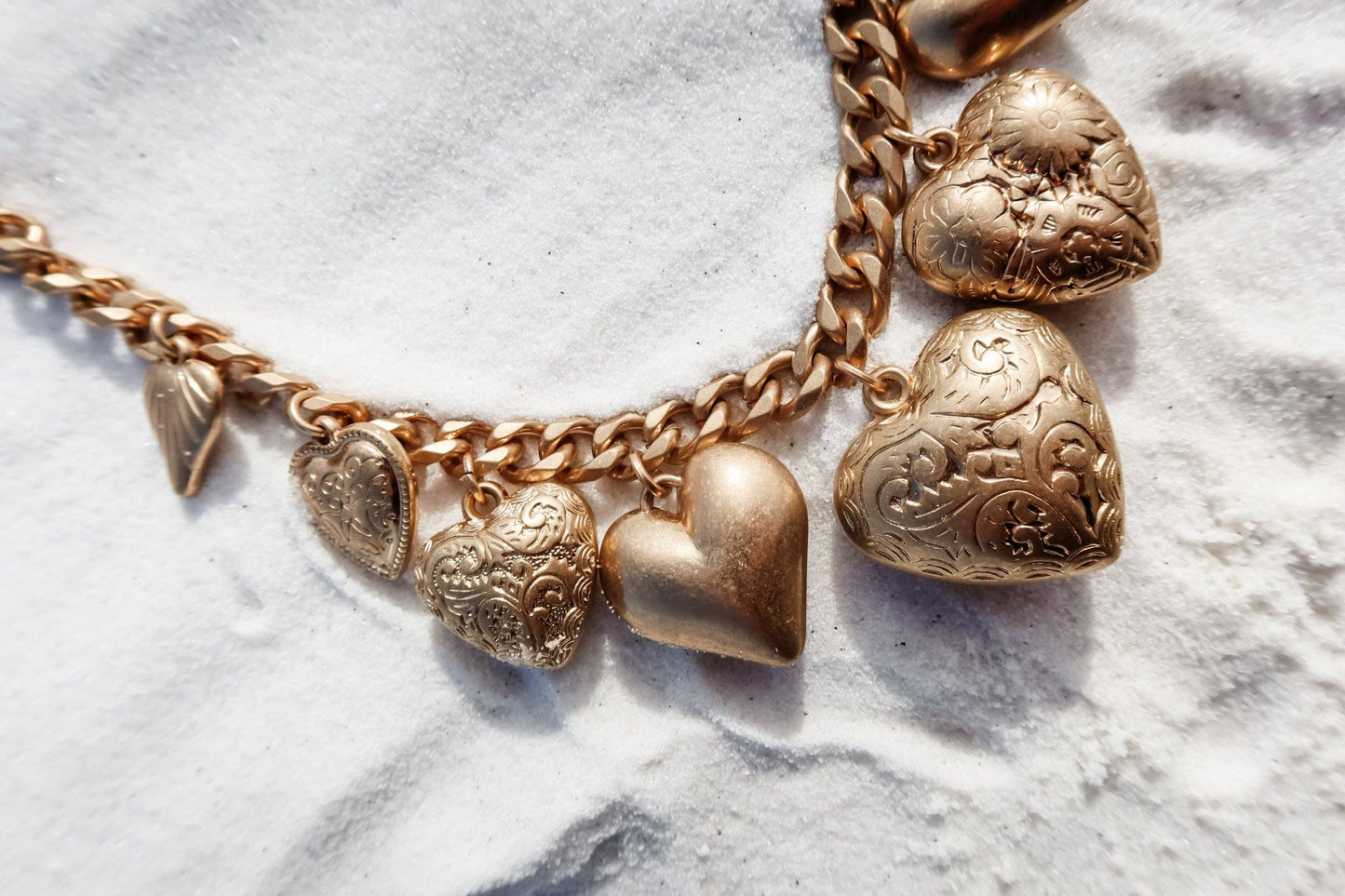 THE SACRED HEART NECKLACE