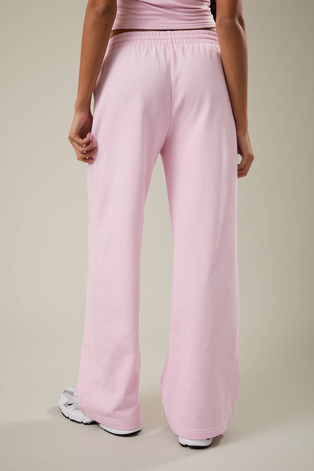 MID-RISE WIDE LEG SWEATPANTS