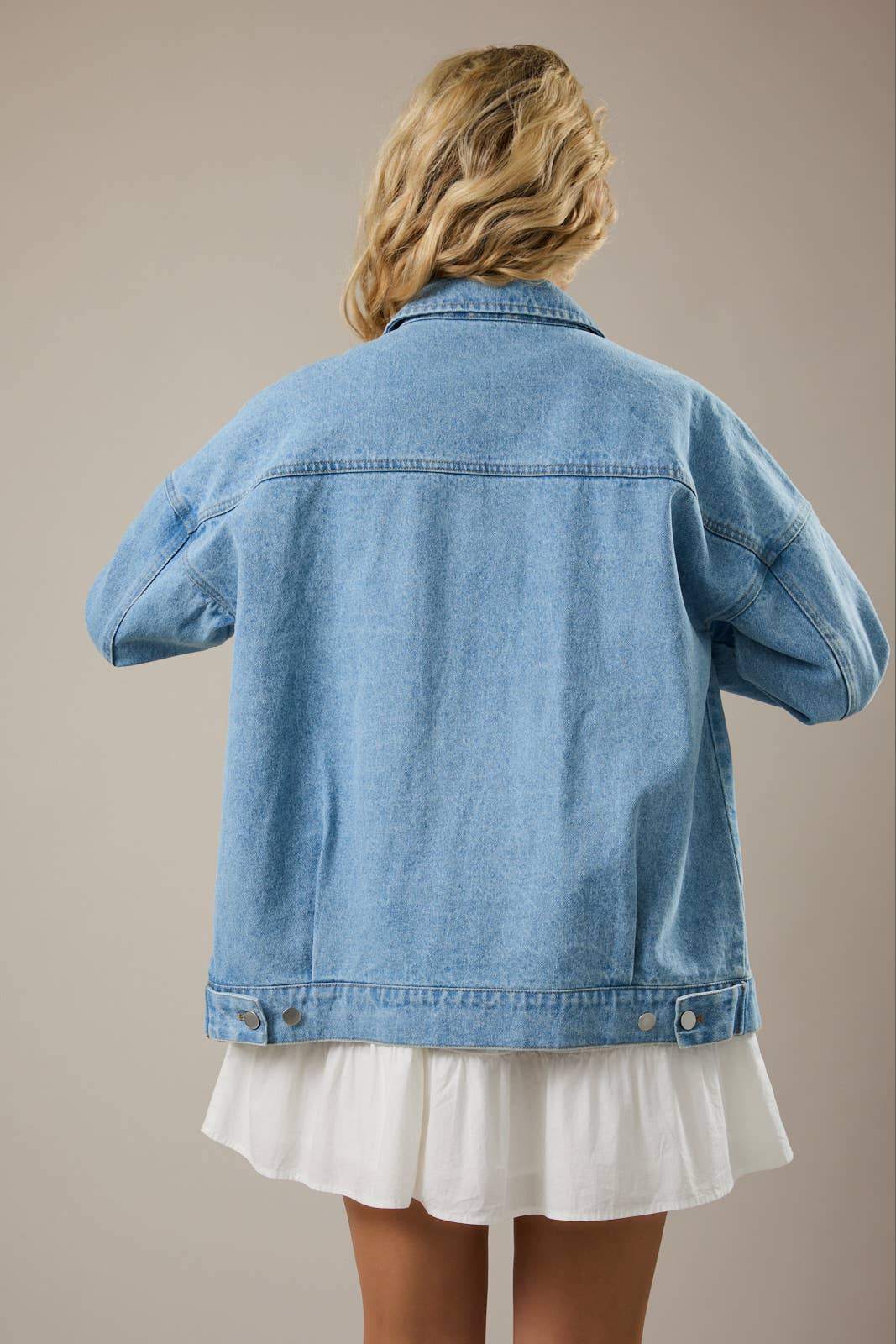 LONG SLEEVE COLLARED OVERSIZED DENIM JACKET