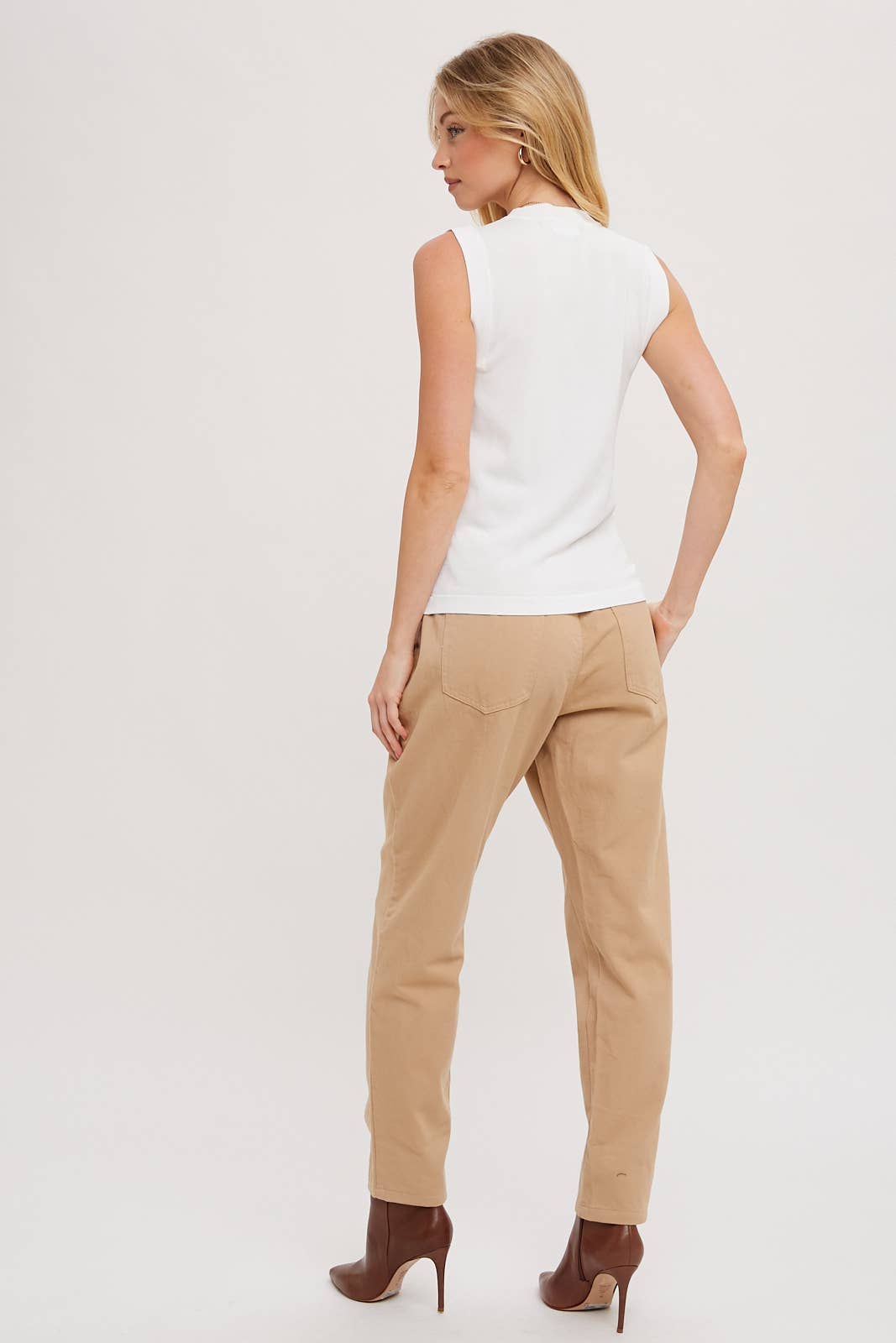 HIGH NECK SLEEVELESS KNIT TOP