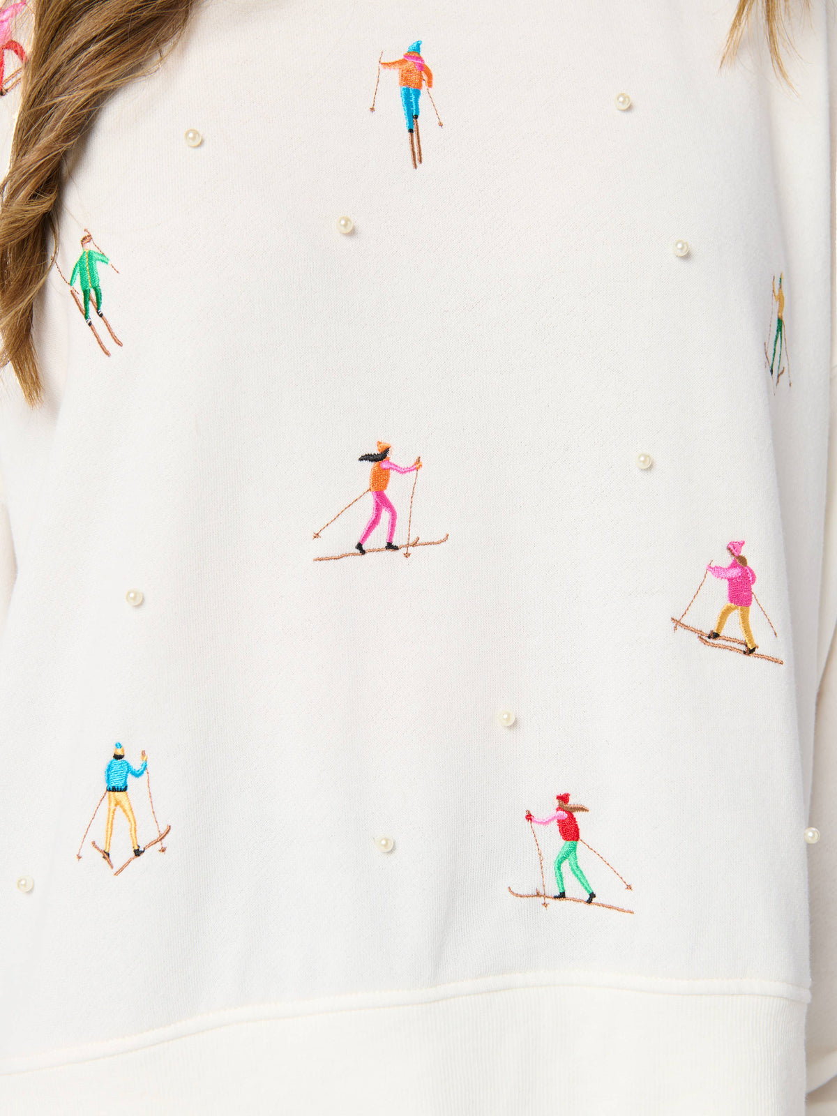 ASST/8 SKIERS WITH PEARLS RELAXED SWEATSHIRTS, IVORY