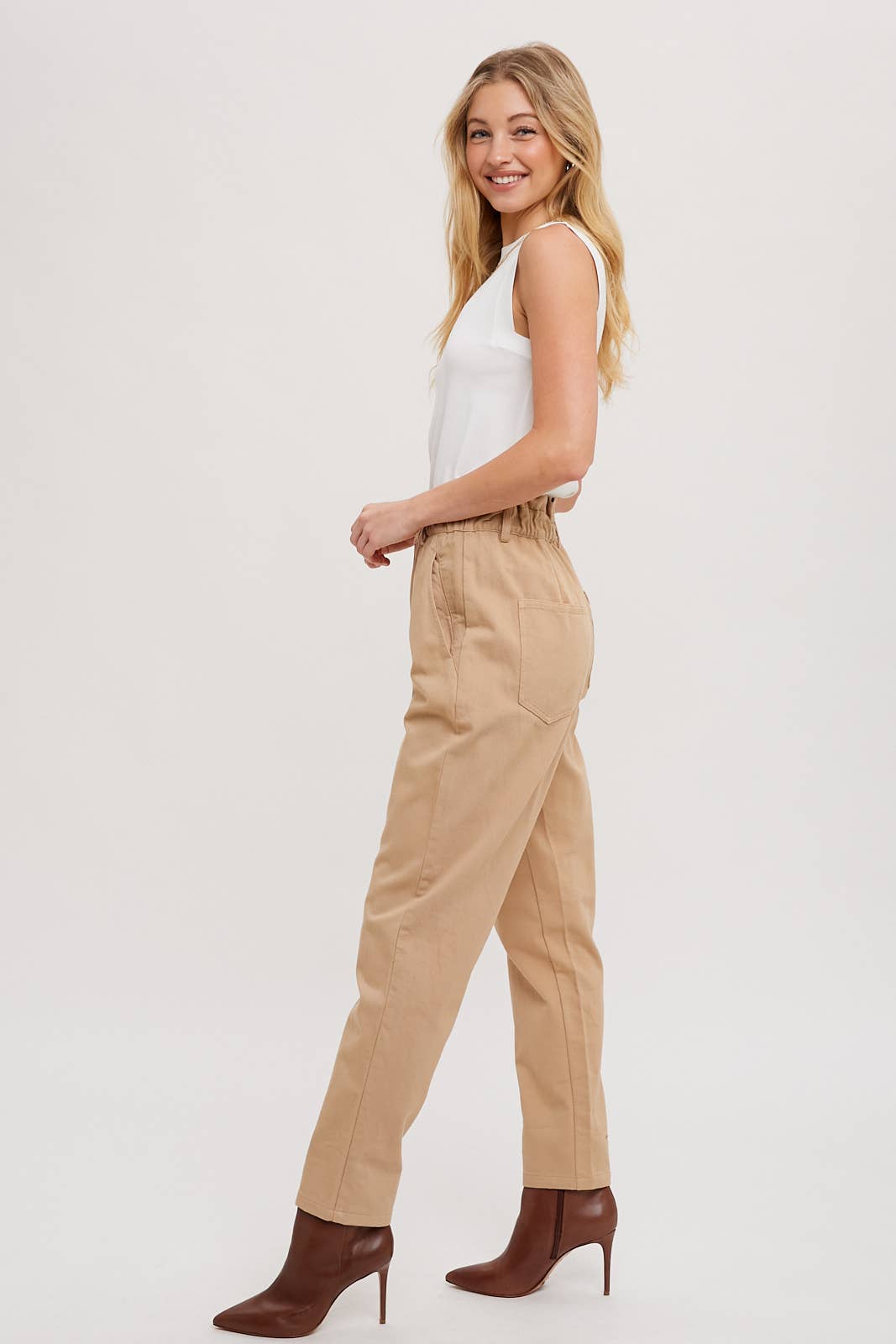 HIGH NECK SLEEVELESS KNIT TOP