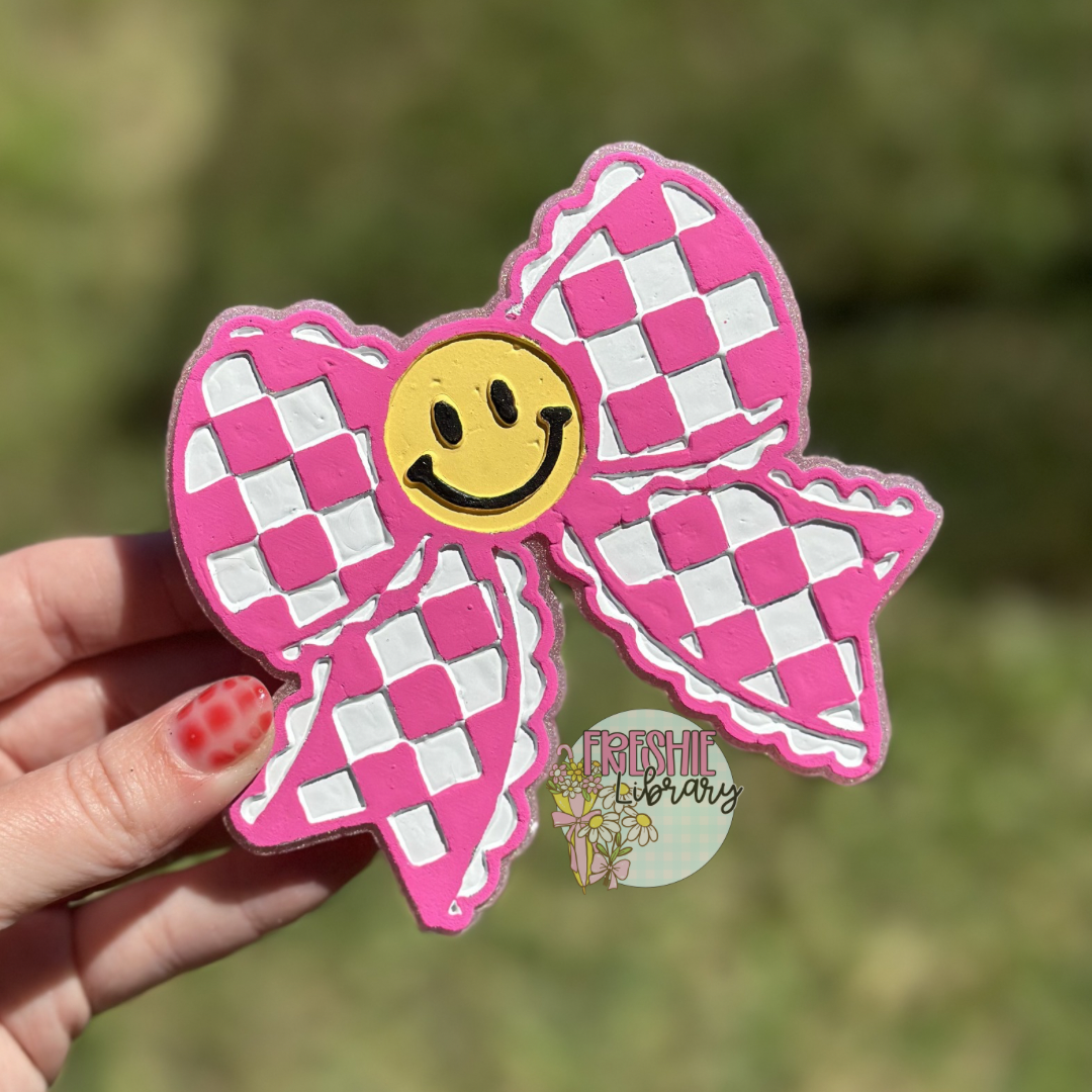 Checkered Smiley Scalloped Bow Car Freshie