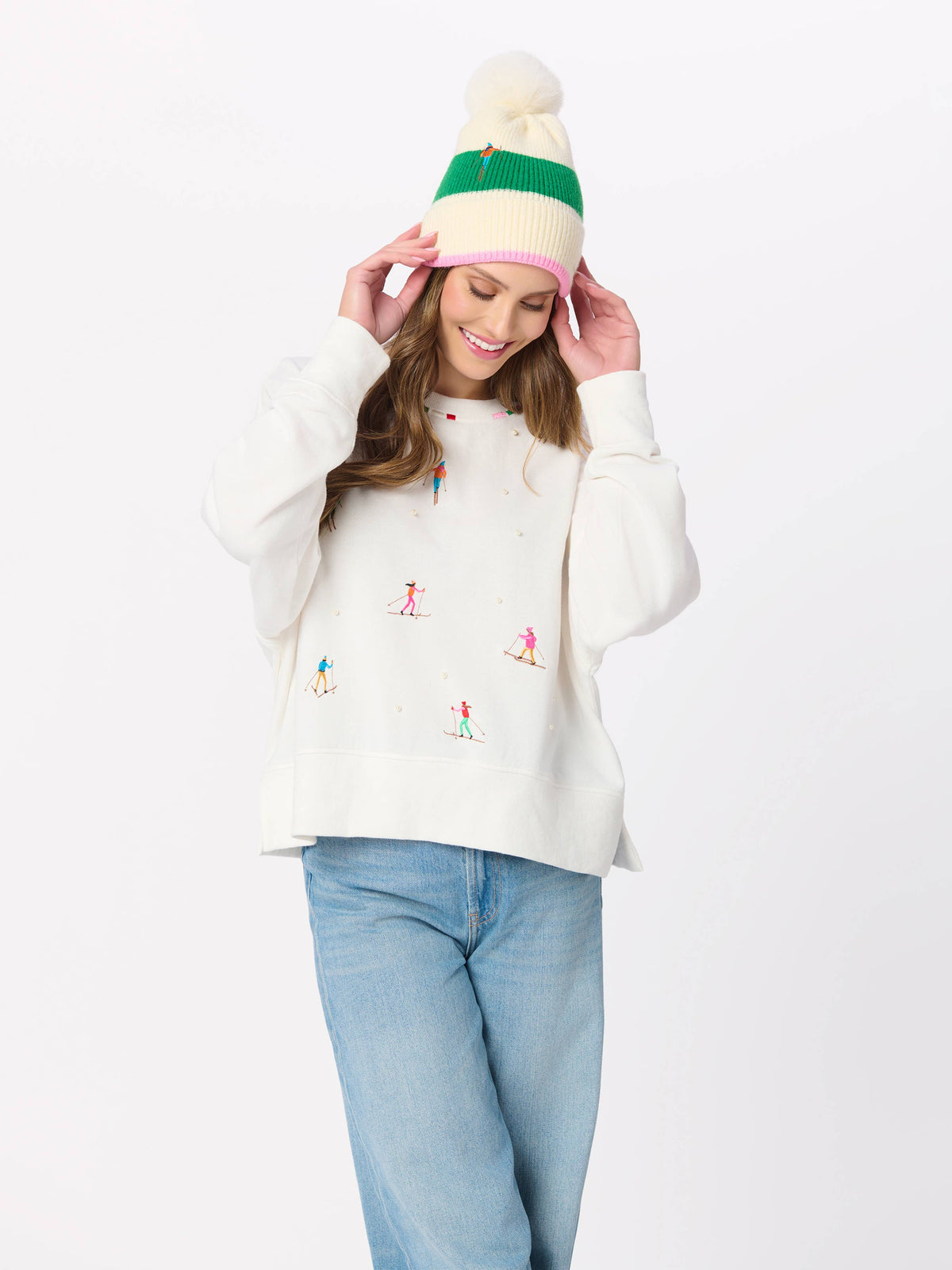 ASST/8 SKIERS WITH PEARLS RELAXED SWEATSHIRTS, IVORY