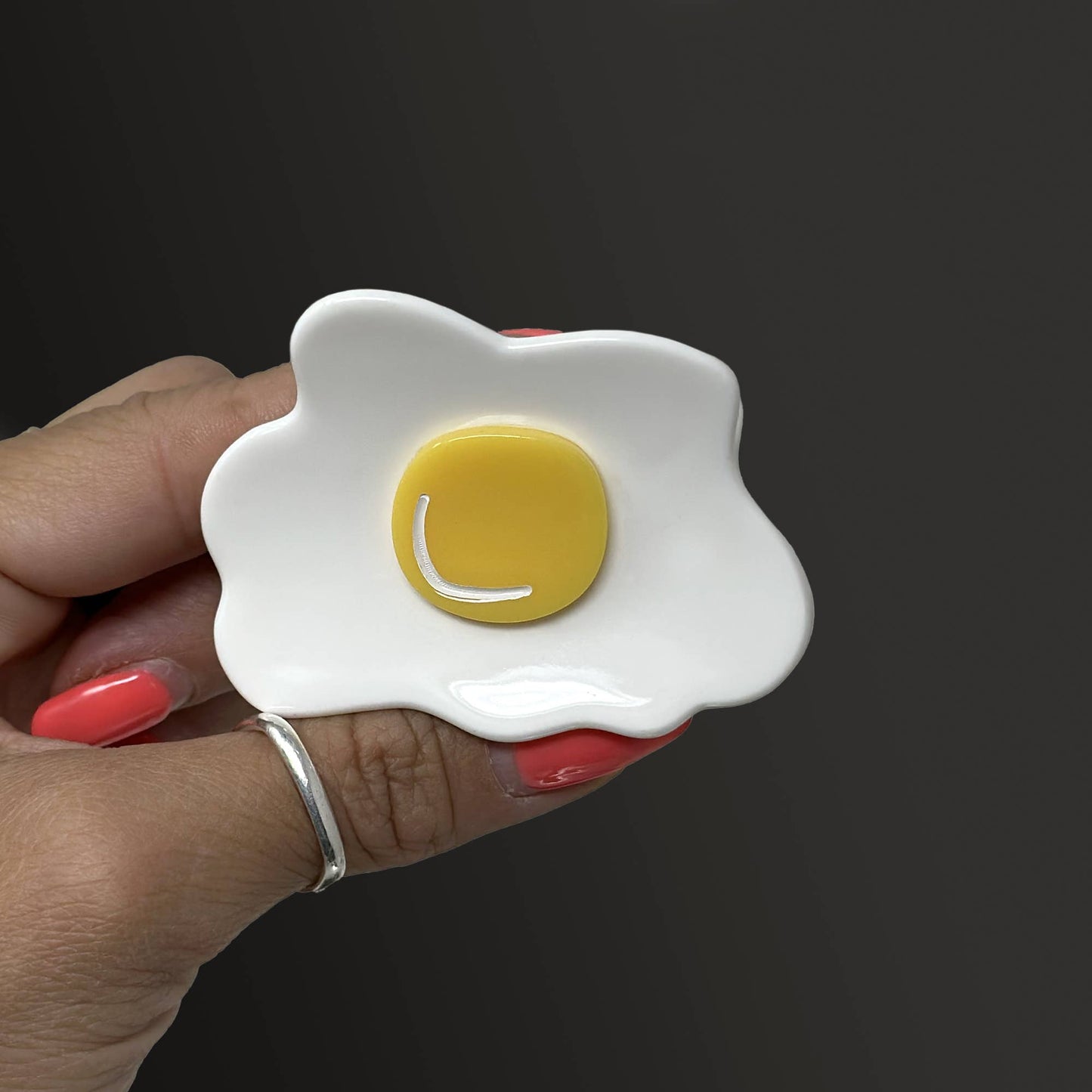 Sunny Side Egg Hair Claw Clip – Playful & Breakfast-Inspired