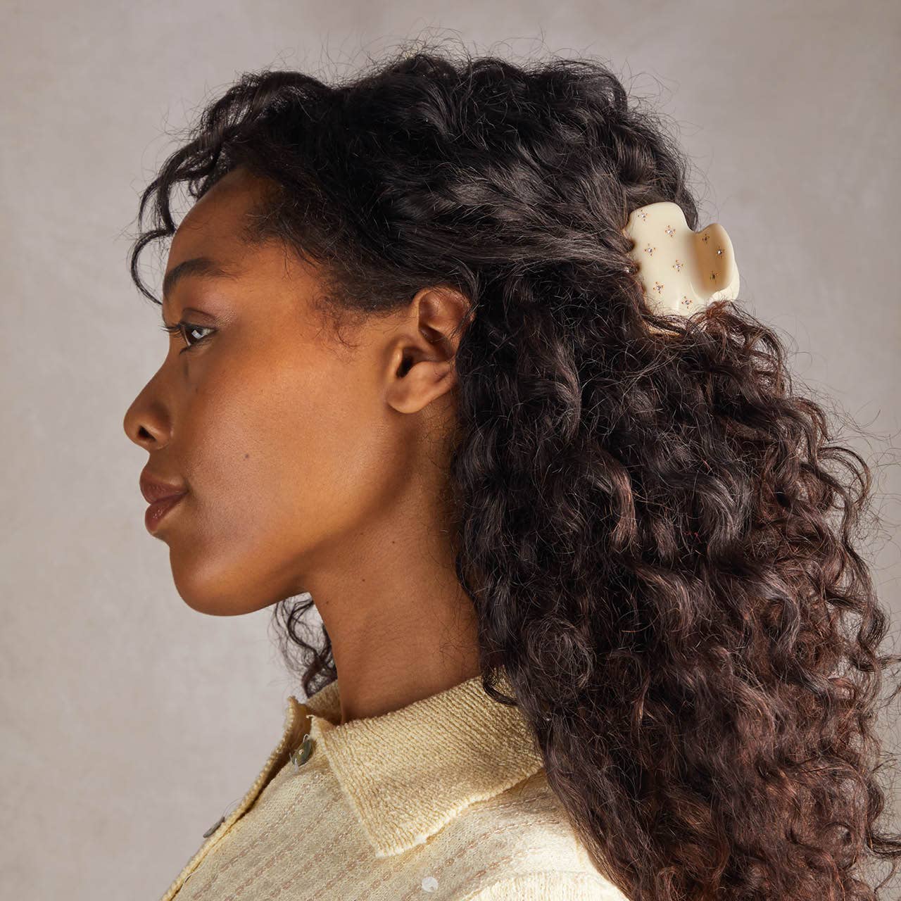 Kitsch | Recycled Plastic Rhinestone Medium Puffy Claw Clip 1pc-Ivory