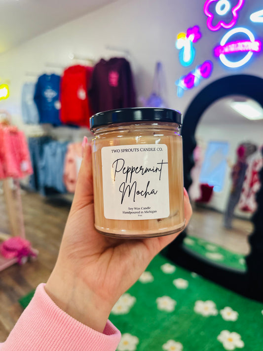 9 oz Peppermint Mocha Candle with Cubes