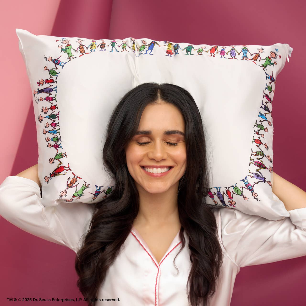 Kitsch | The Grinch x Kitsch Satin Pillowcase in Whoville