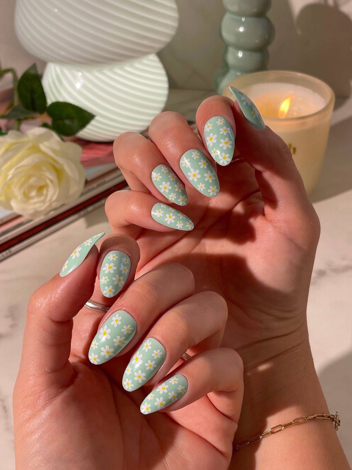 PaintLab Daisy Press-On Nails