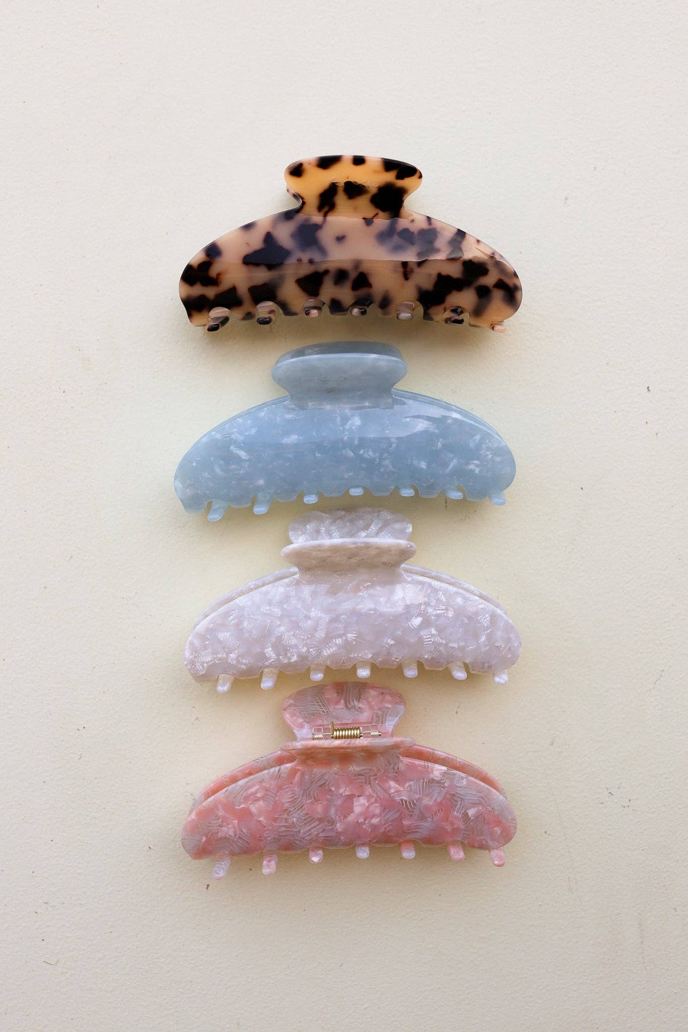 Kaxi | OVERSIZED ACETATE CLAW