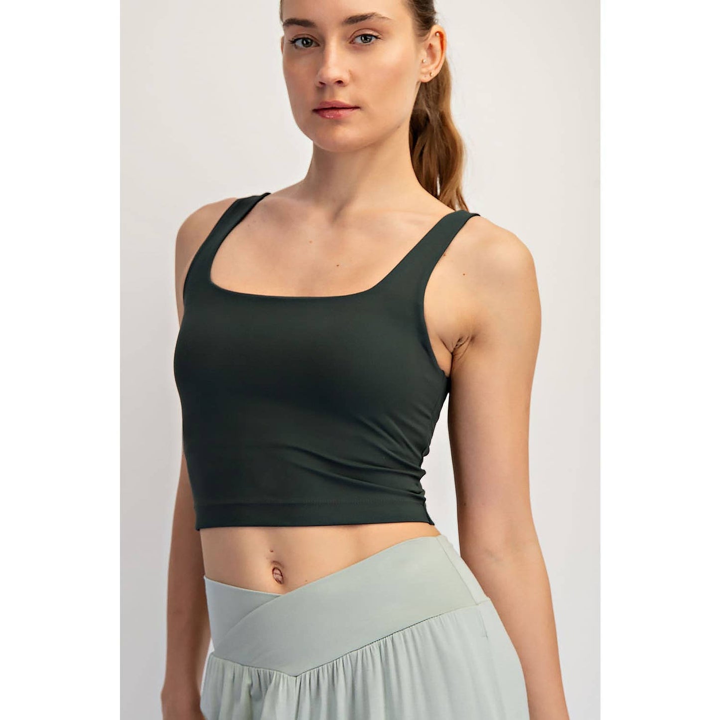 NYLON BUTTER SQUARE NECK CROPPED TANK