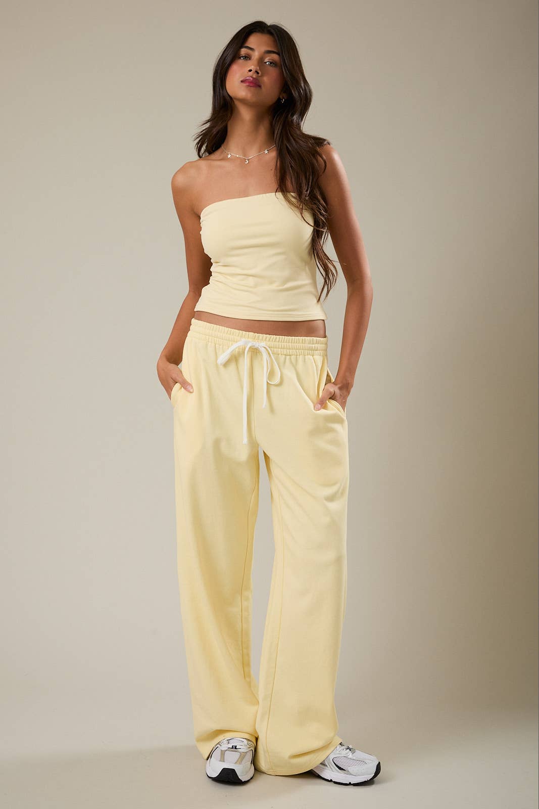 MID-RISE WIDE LEG SWEATPANTS