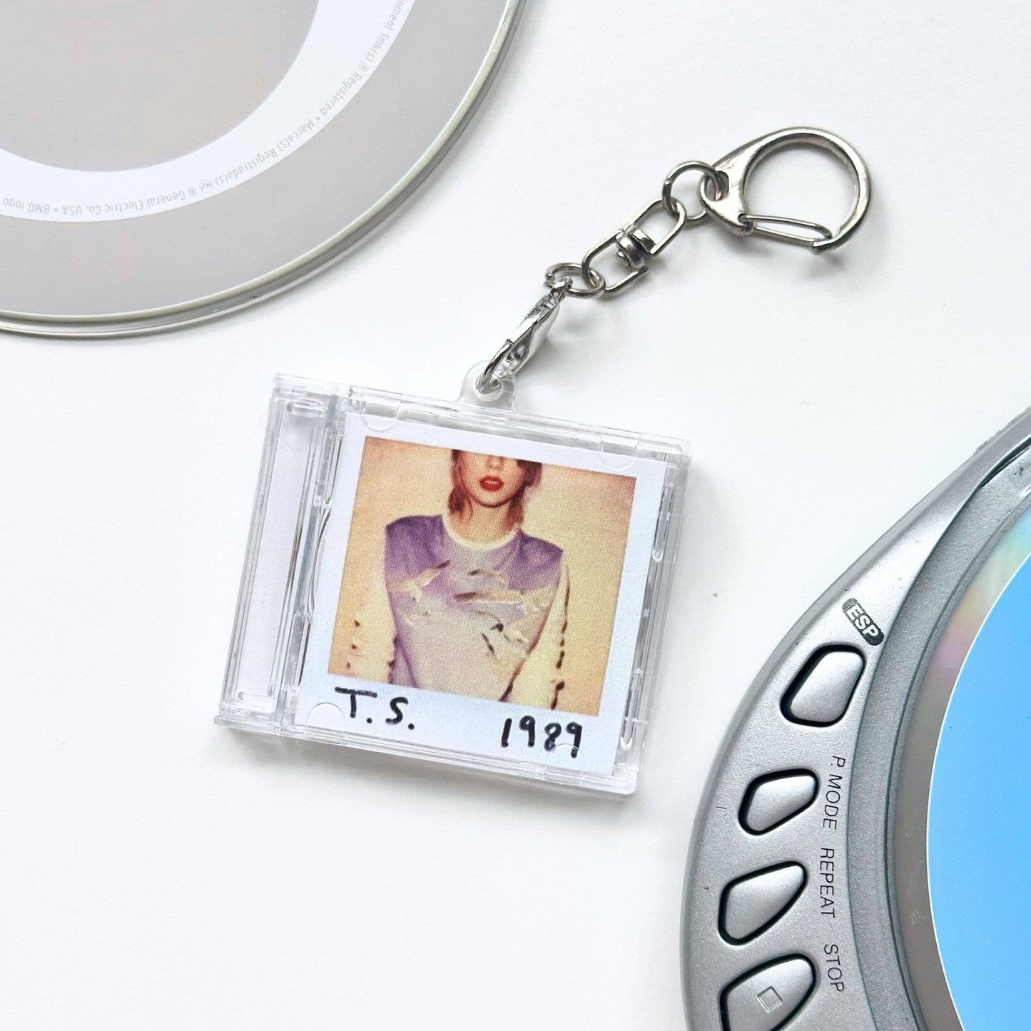 'Hit Clips' Mini CD Case Keychain - Taylor Swift 1989