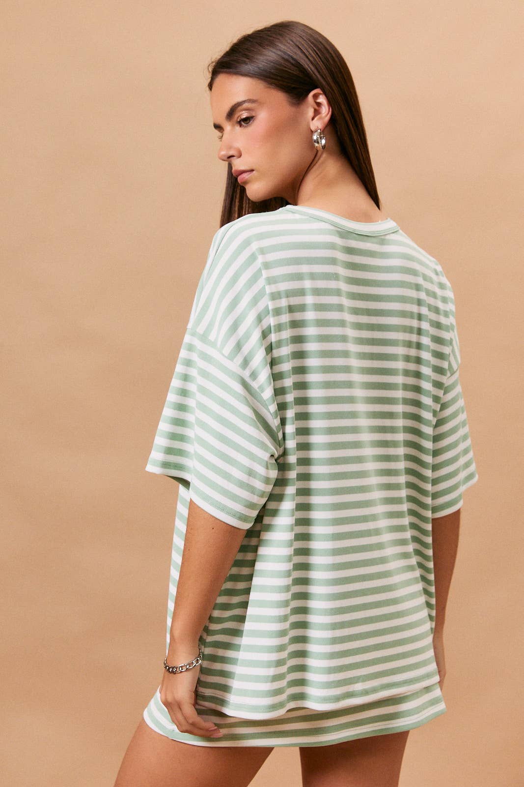 SHORT SLEEVE ROUND NECK OVERSIZED STRIPE T-SHIRT