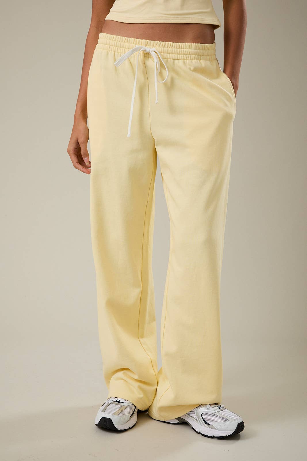 MID-RISE WIDE LEG SWEATPANTS